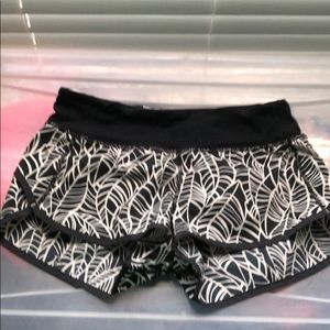 Lululemon running short